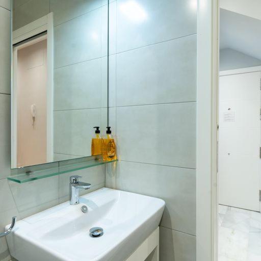 Coqueto Apartamento Para Descubrir Sevilla Экстерьер фото